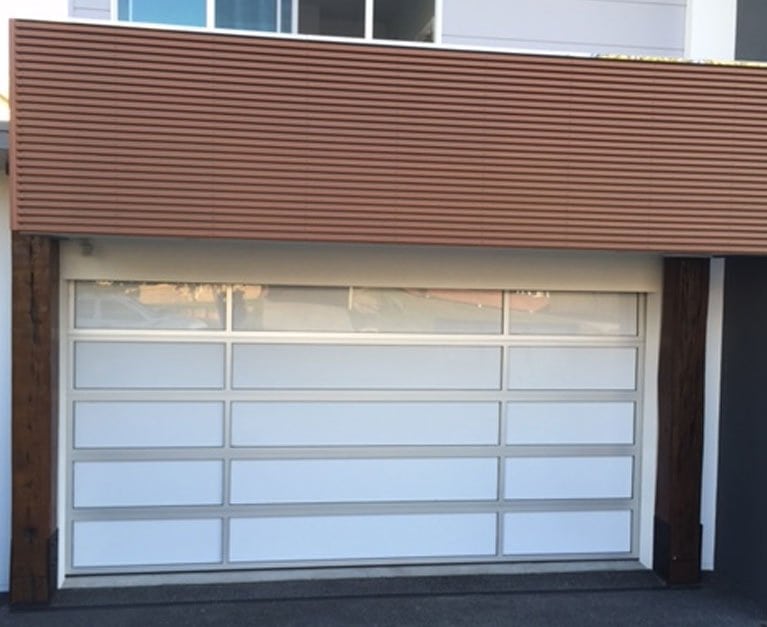 GARAGE DOOR : CHOOSE BETWEEN A BEST TILTING OR SECTIONAL